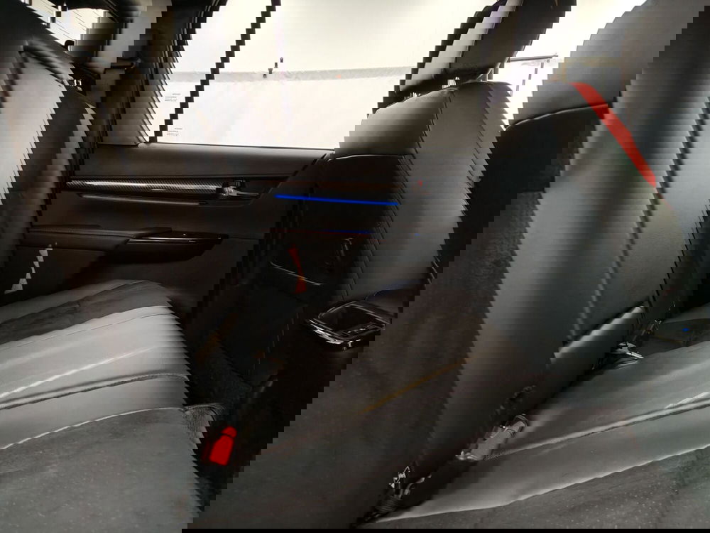 Toyota Hilux usata a Roma (8)