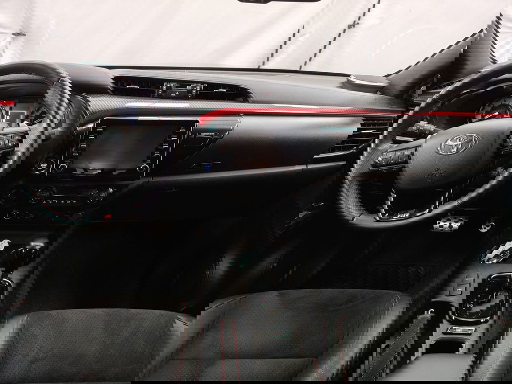 Toyota Hilux usata a Roma (9)