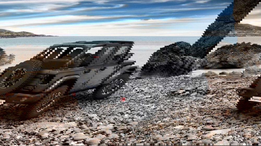 Jeep Wrangler Unlimited nuova a Siena (2)