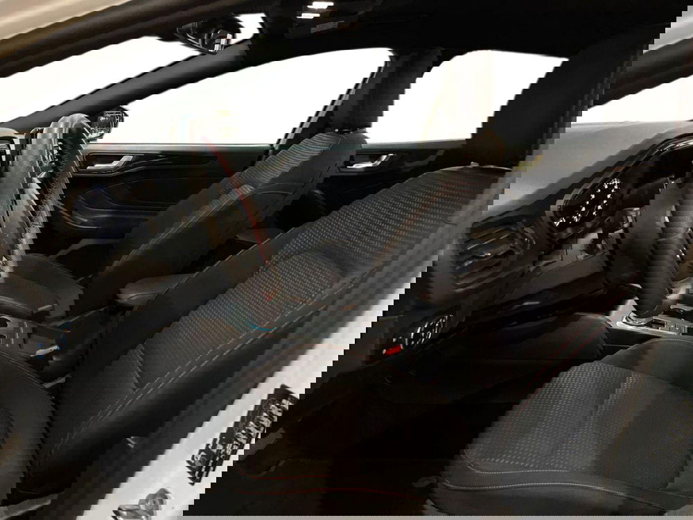 Ford Focus Station Wagon usata a Bari (7)