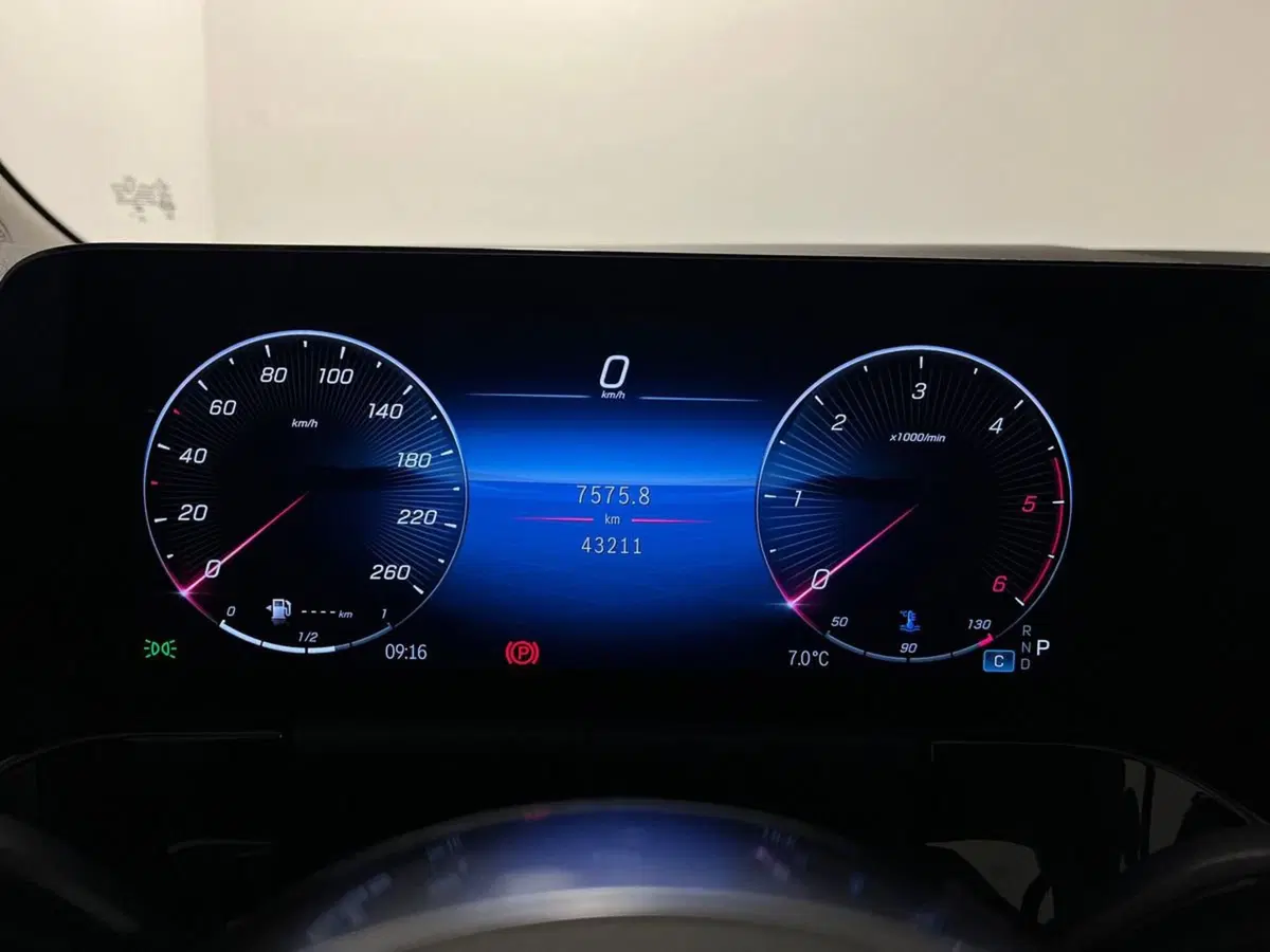 Mercedes-Benz GLA SUV usata a Milano (13)