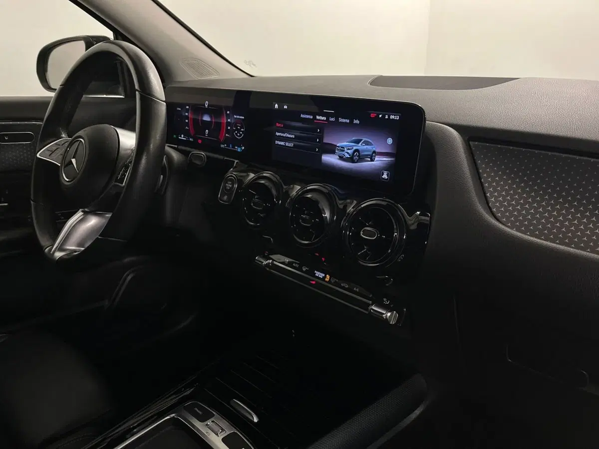 Mercedes-Benz GLA SUV usata a Milano (14)