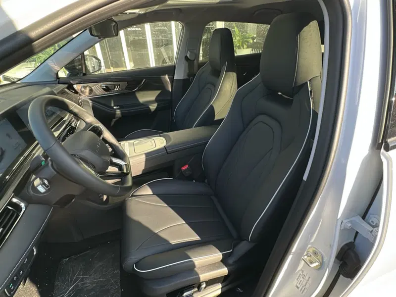 Omoda Omoda 5 SHS-H nuova a Vercelli (13)