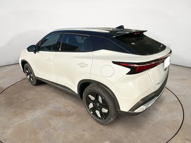 Omoda Omoda 5 SHS-H nuova a Vercelli (4)