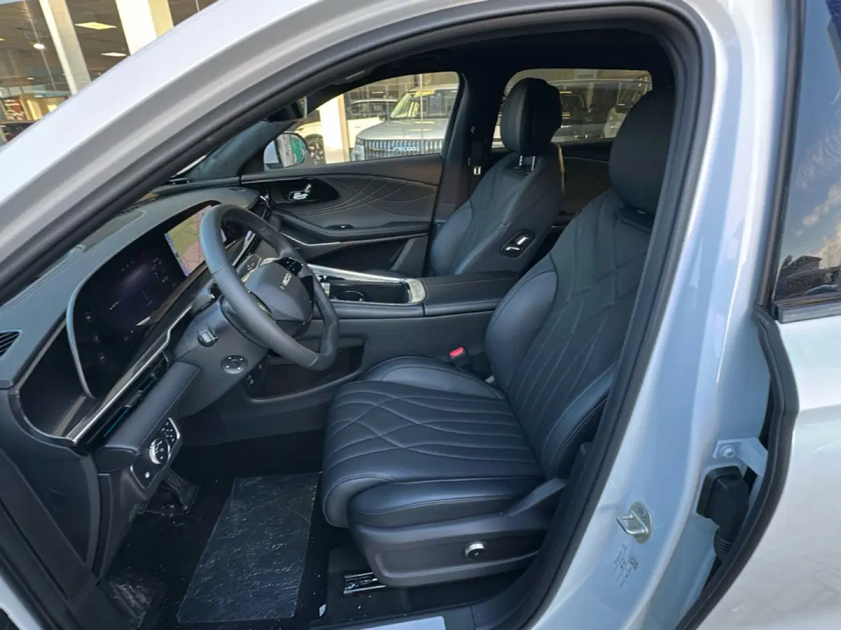 Omoda Omoda 9 SHS-P nuova a Vercelli (15)