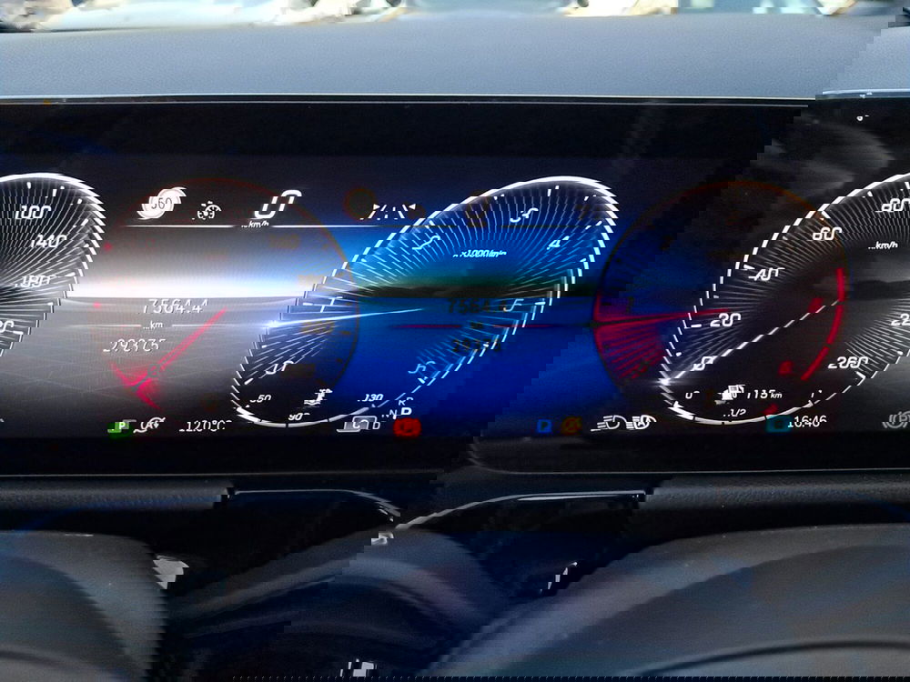 Mercedes-Benz GLA SUV usata a Salerno (9)