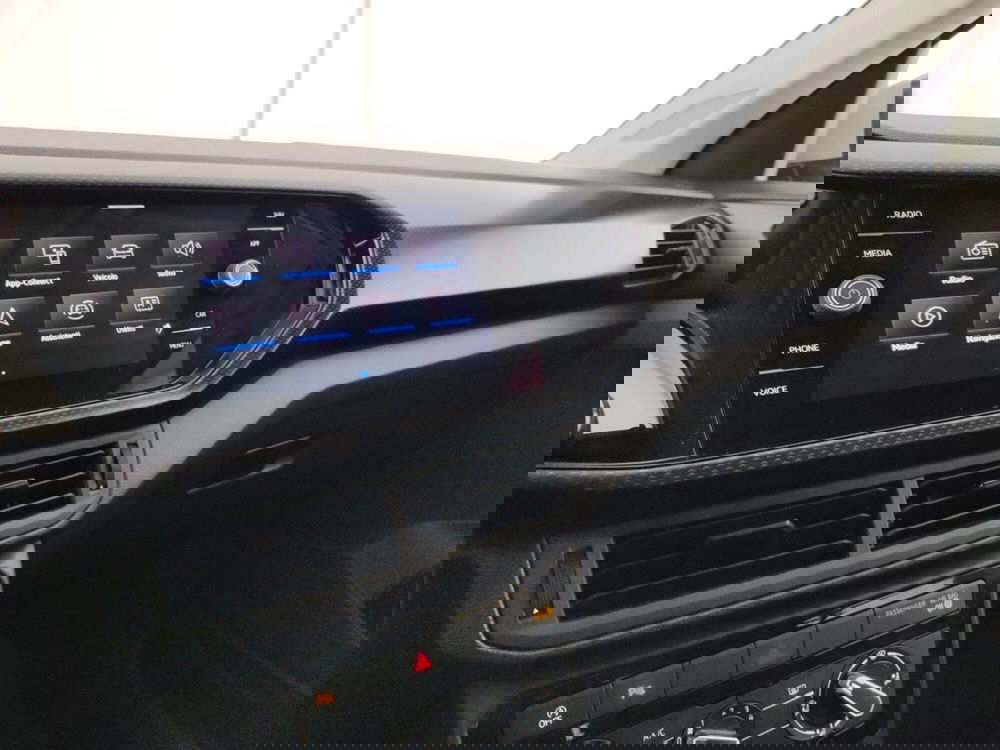 Volkswagen T-Cross usata a Massa-Carrara (12)