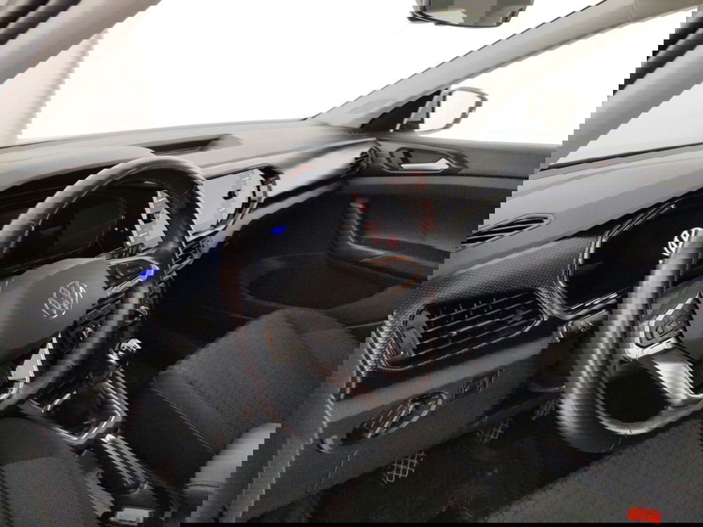 Volkswagen T-Cross usata a Massa-Carrara (8)