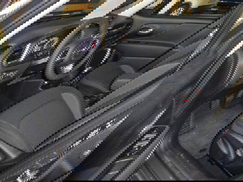 Jeep Renegade nuova a Rimini (4)