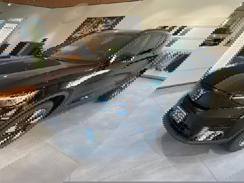 Volvo XC40 nuova a Prato (14)