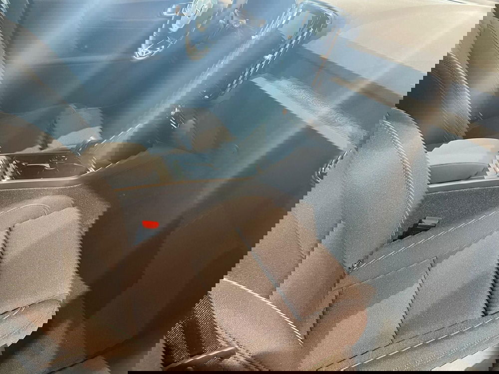 Volvo XC40 nuova a Prato (8)