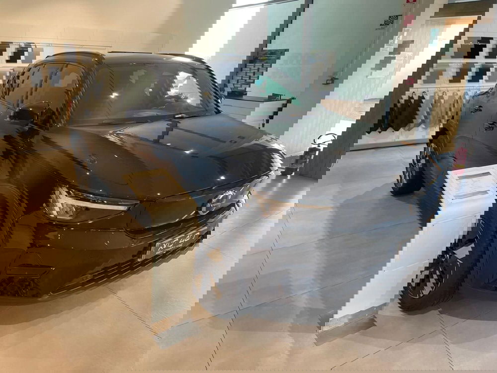 Volvo XC40 nuova a Prato (9)