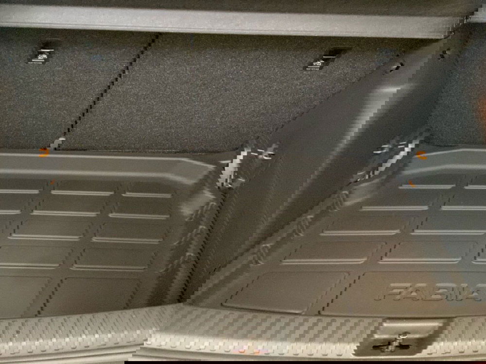 Skoda Fabia nuova a Reggio Calabria (15)