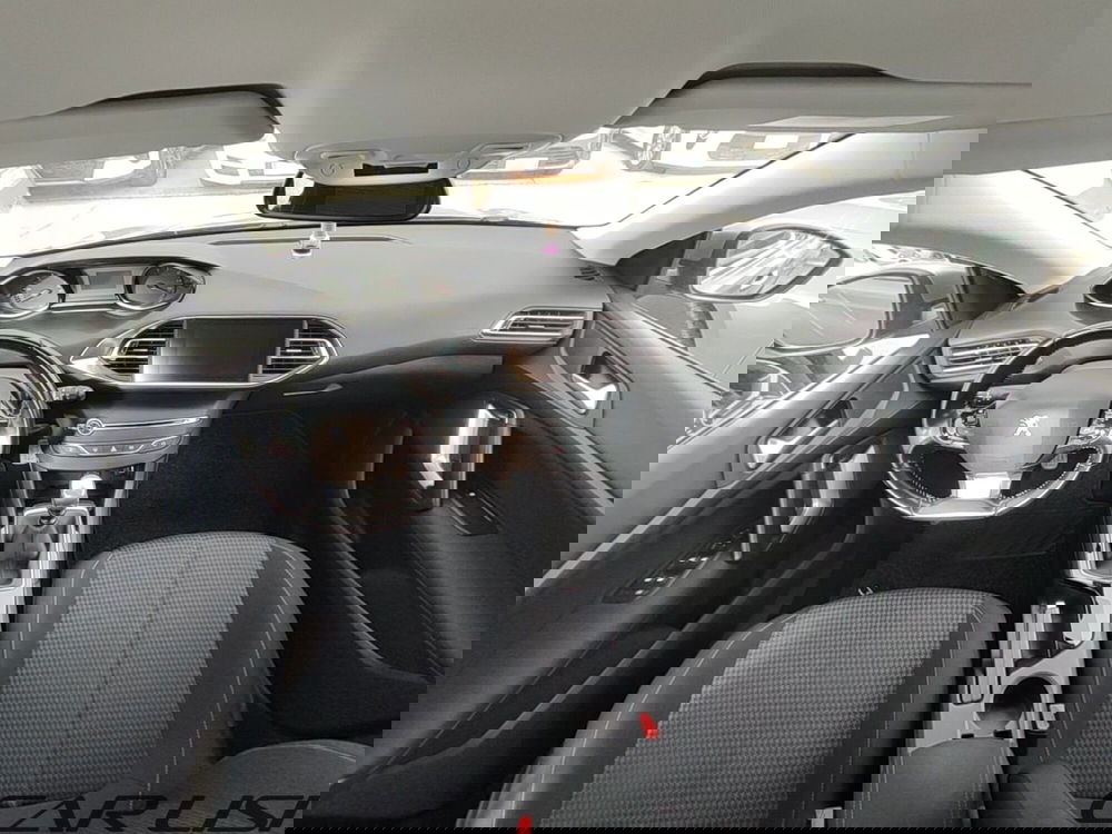 Peugeot 308 usata a Foggia (6)