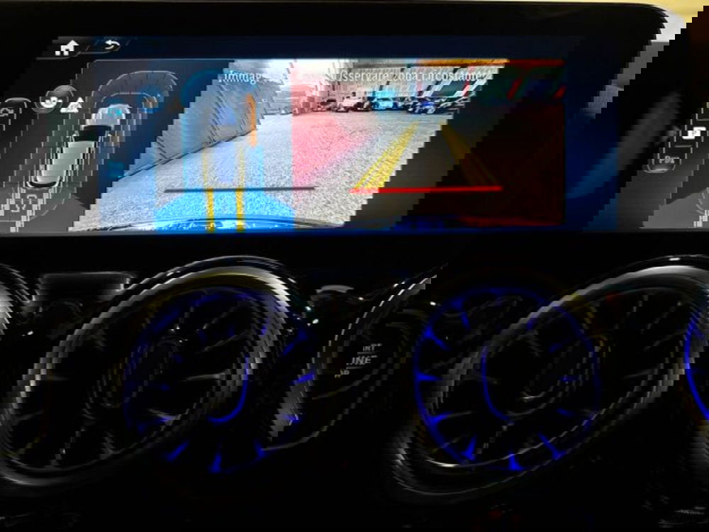 Mercedes-Benz GLA SUV nuova a Bologna (12)