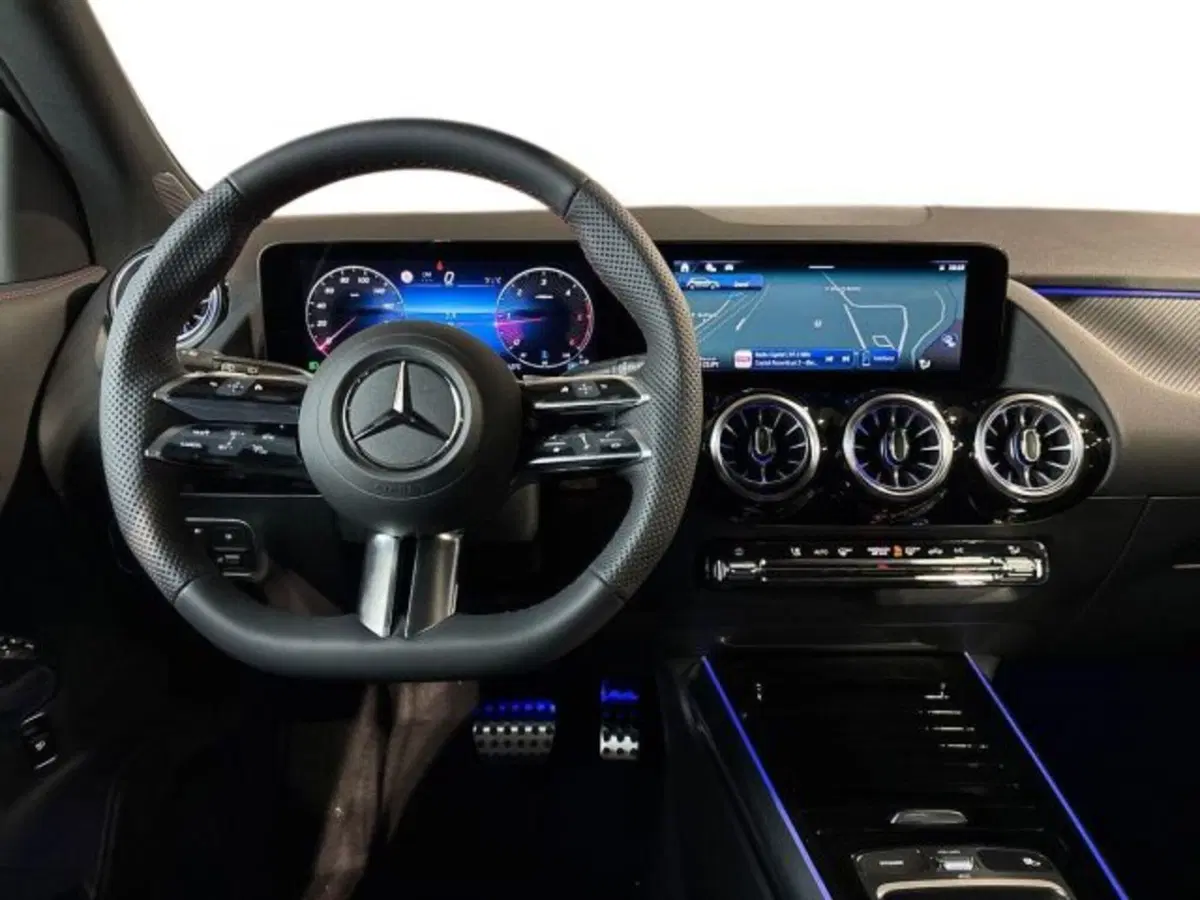 Mercedes-Benz GLA SUV nuova a Bologna (14)