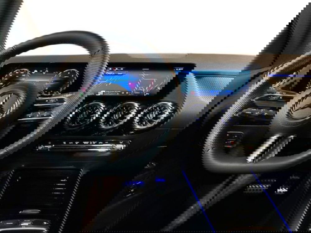 Mercedes-Benz GLA SUV nuova a Bologna (14)