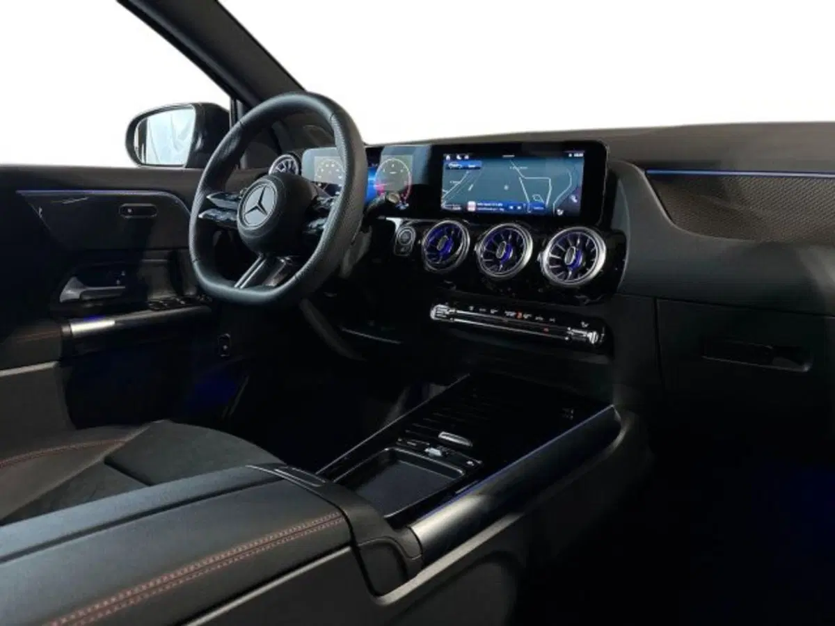 Mercedes-Benz GLA SUV nuova a Bologna (15)