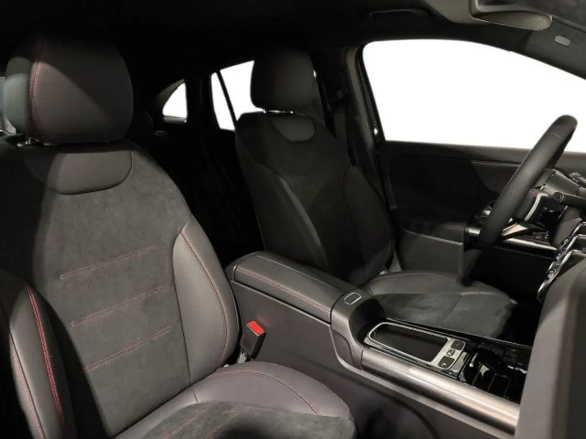 Mercedes-Benz GLA SUV nuova a Bologna (16)