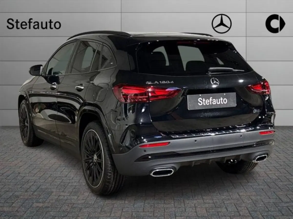 Mercedes-Benz GLA SUV nuova a Bologna (5)
