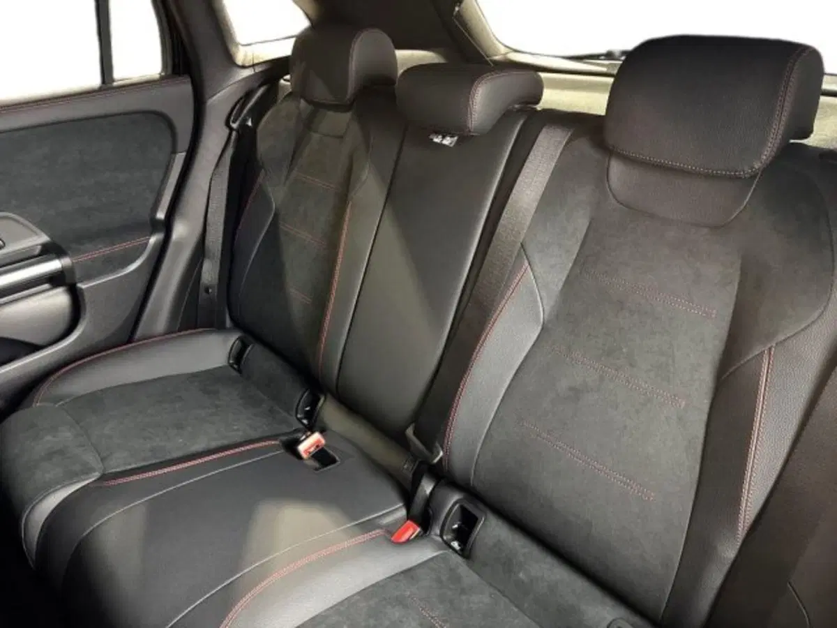 Mercedes-Benz GLA SUV nuova a Bologna (9)