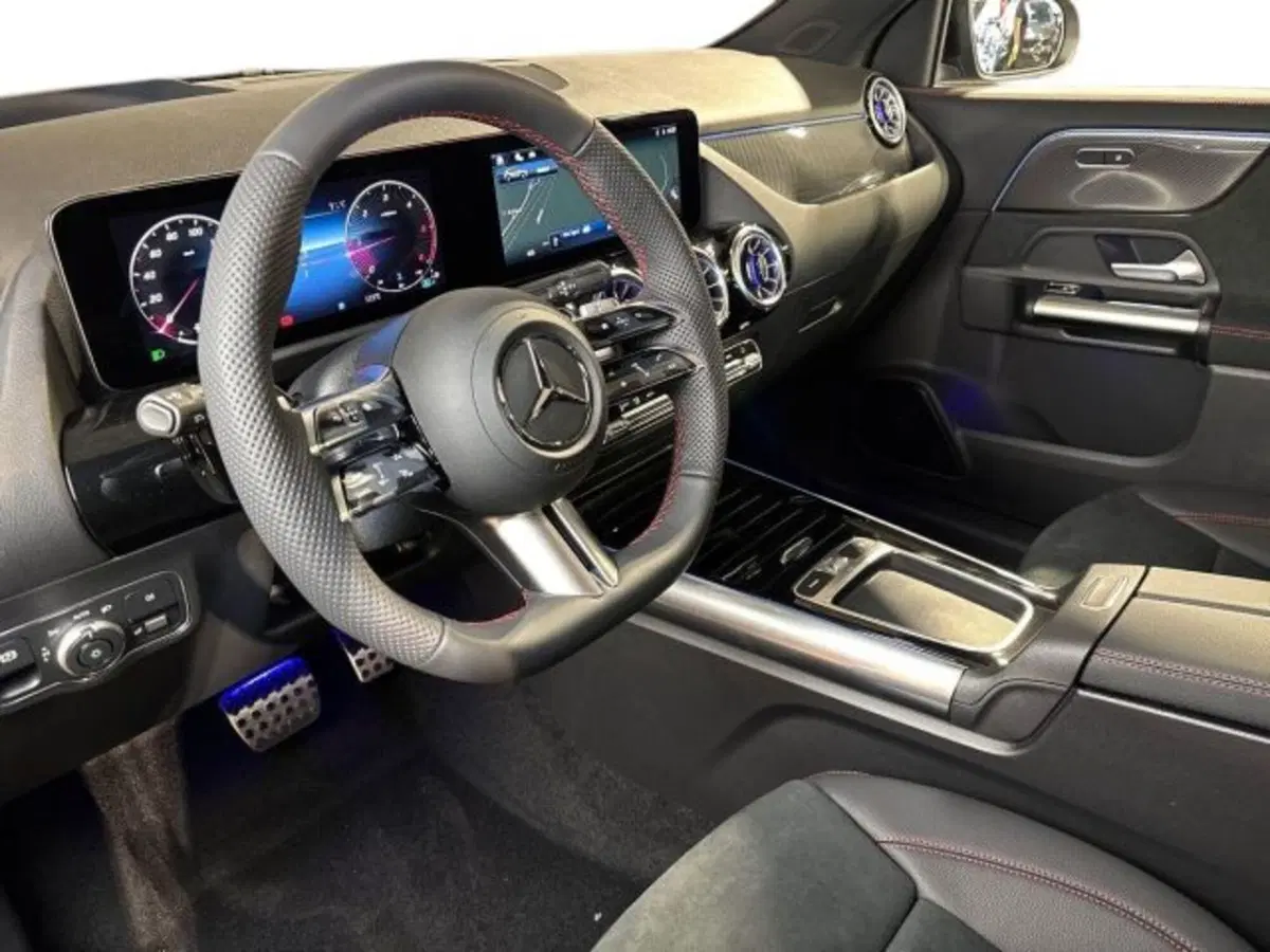 Mercedes-Benz GLA SUV nuova a Bologna (11)