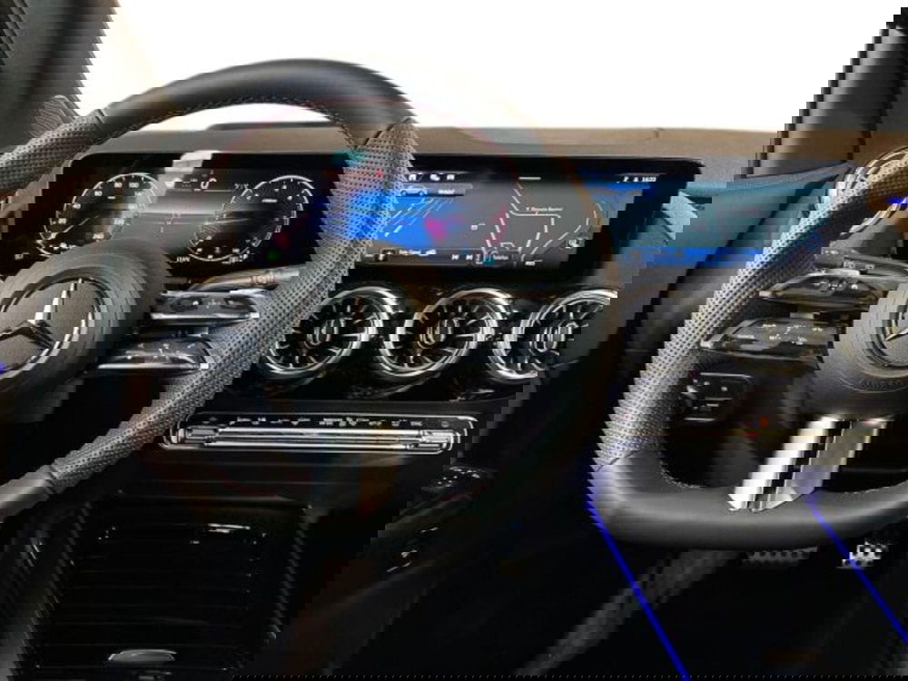 Mercedes-Benz GLA SUV nuova a Bologna (14)