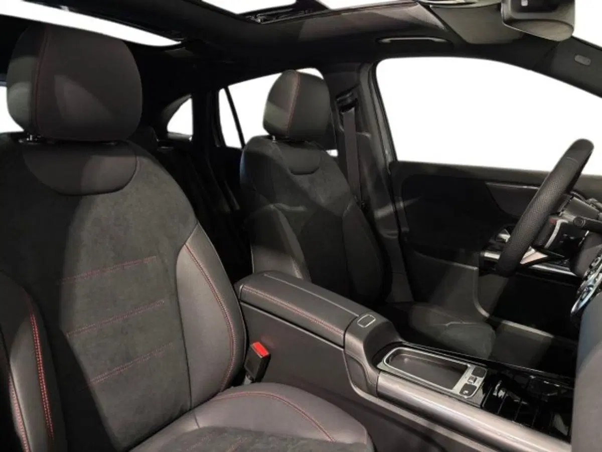 Mercedes-Benz GLA SUV nuova a Bologna (16)