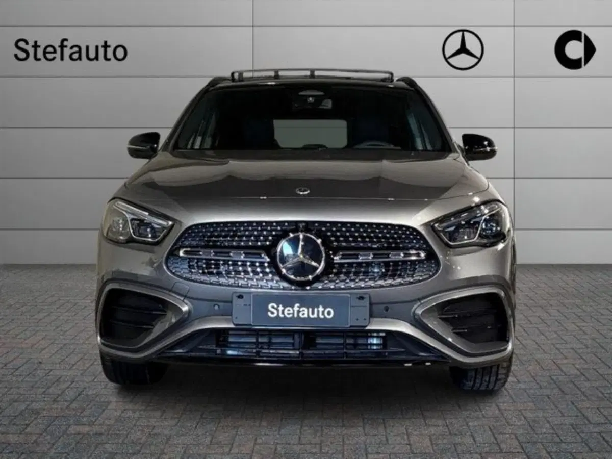 Mercedes-Benz GLA SUV nuova a Bologna (4)