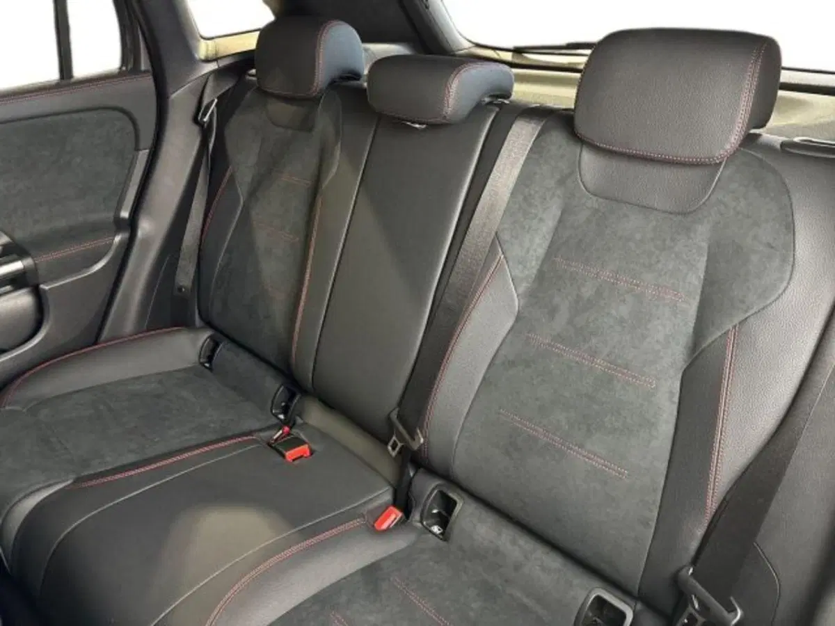 Mercedes-Benz GLA SUV nuova a Bologna (9)