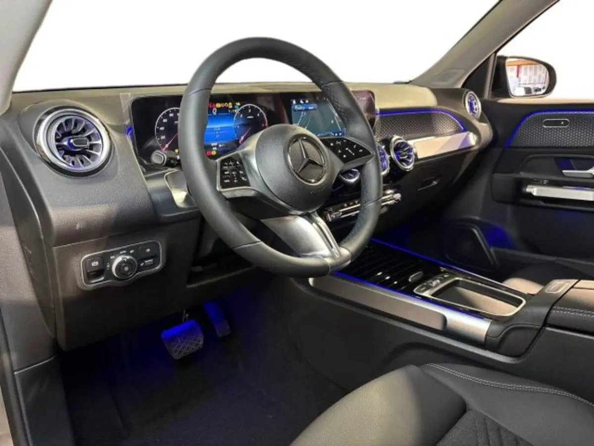 Mercedes-Benz GLB nuova a Bologna (11)