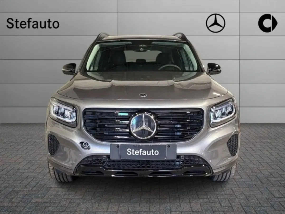 Mercedes-Benz GLB nuova a Bologna (4)