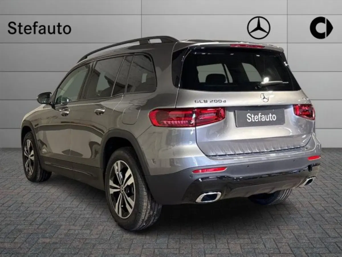 Mercedes-Benz GLB nuova a Bologna (5)