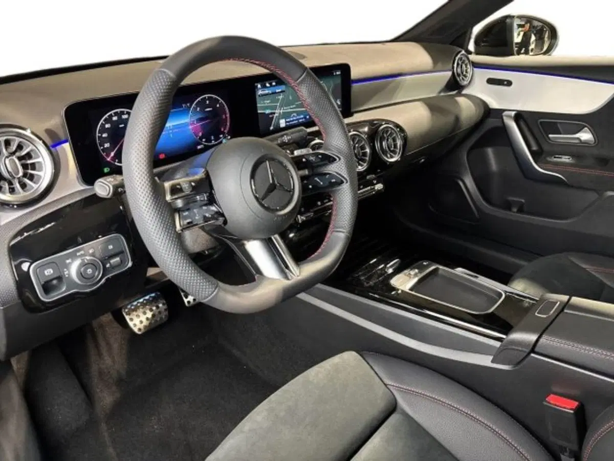Mercedes-Benz Classe A nuova a Bologna (11)