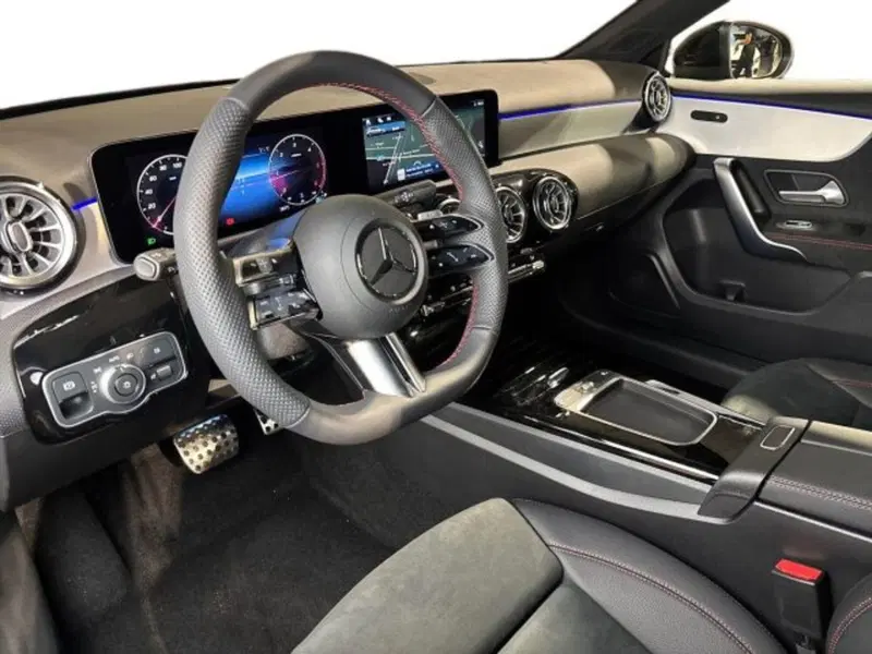 Mercedes-Benz Classe A nuova a Bologna (11)