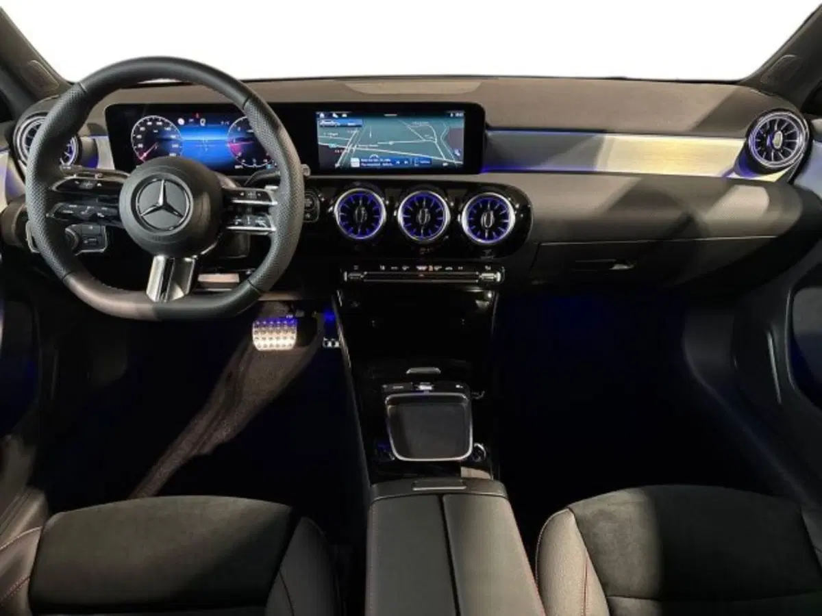 Mercedes-Benz Classe A nuova a Bologna (13)