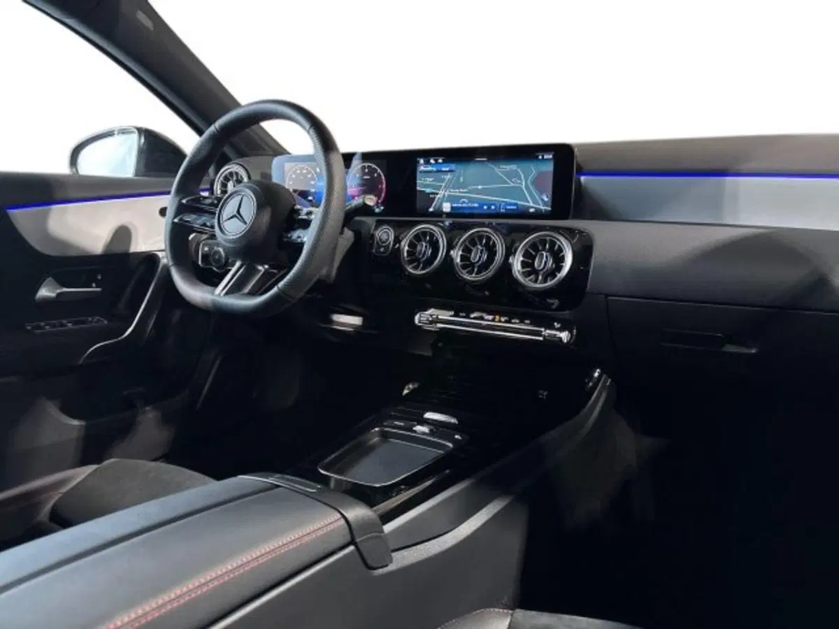 Mercedes-Benz Classe A nuova a Bologna (15)