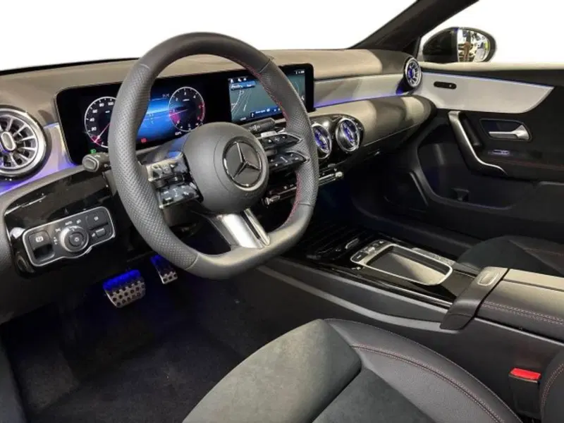 Mercedes-Benz Classe A nuova a Bologna (9)