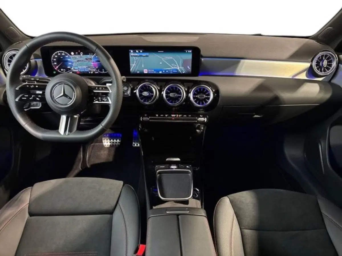 Mercedes-Benz Classe A nuova a Bologna (13)