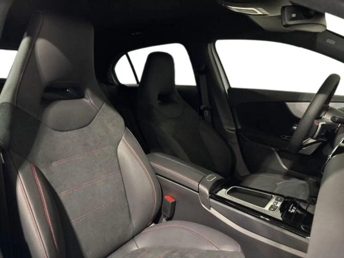 Mercedes-Benz Classe A nuova a Bologna (16)