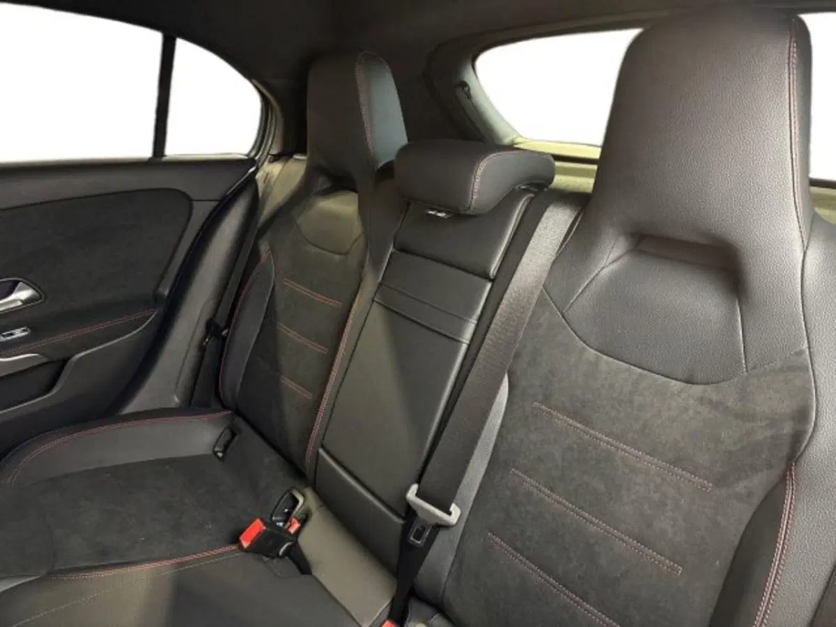 Mercedes-Benz Classe A nuova a Bologna (9)