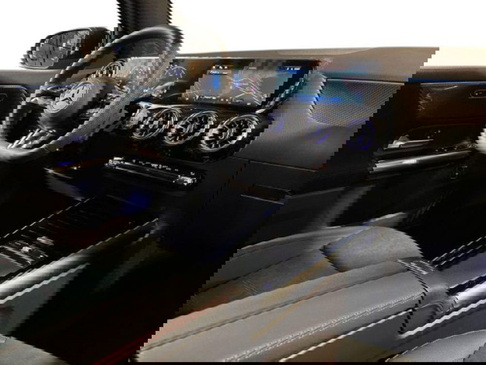 Mercedes-Benz GLA SUV nuova a Bologna (15)