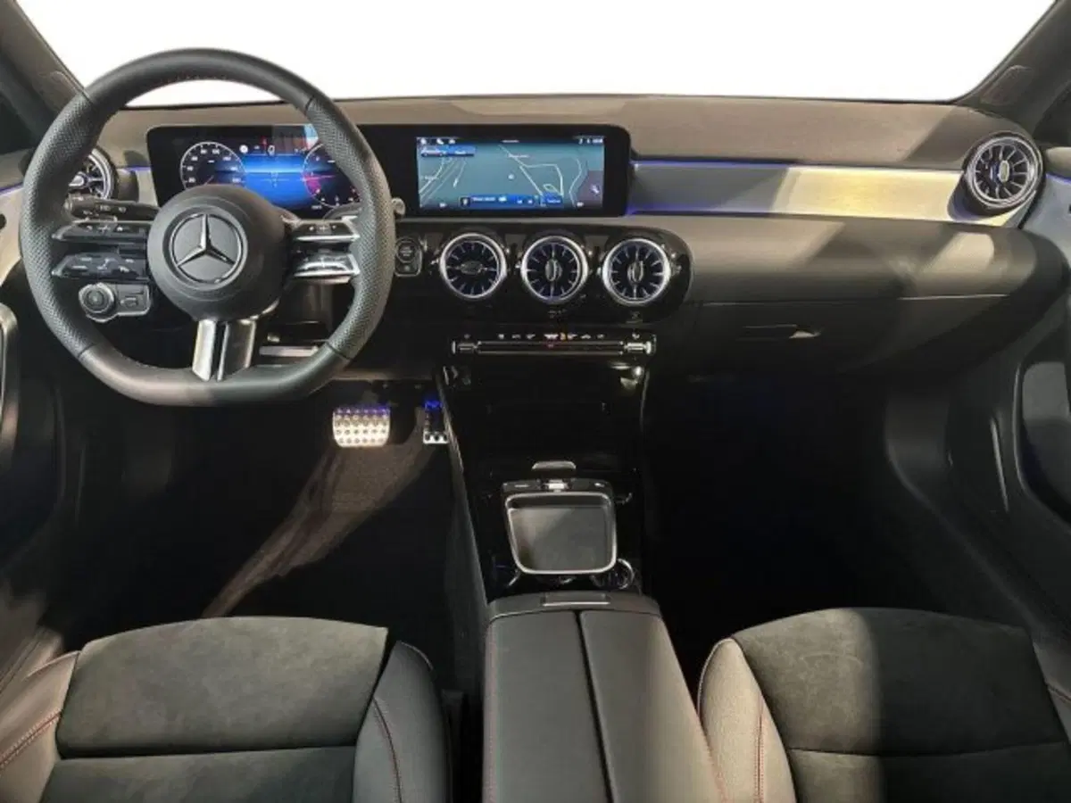 Mercedes-Benz Classe A nuova a Bologna (13)