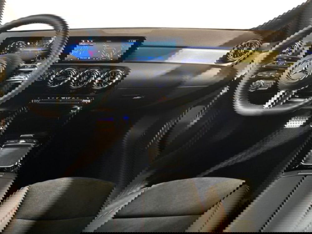 Mercedes-Benz Classe A nuova a Bologna (13)