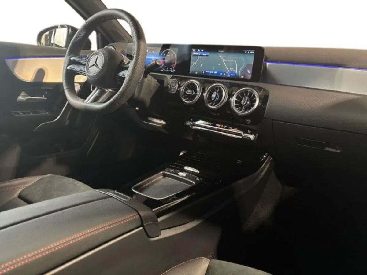 Mercedes-Benz Classe A nuova a Bologna (15)