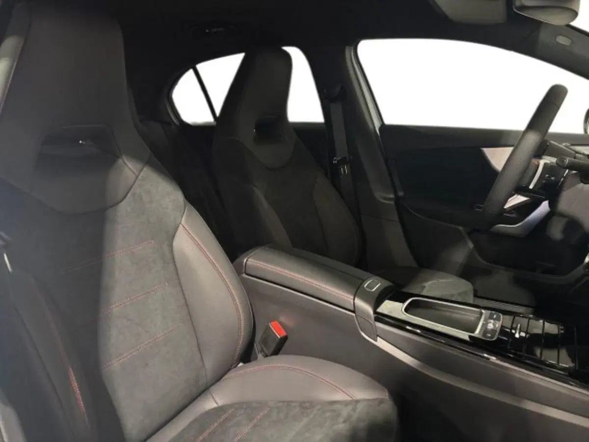 Mercedes-Benz Classe A nuova a Bologna (16)