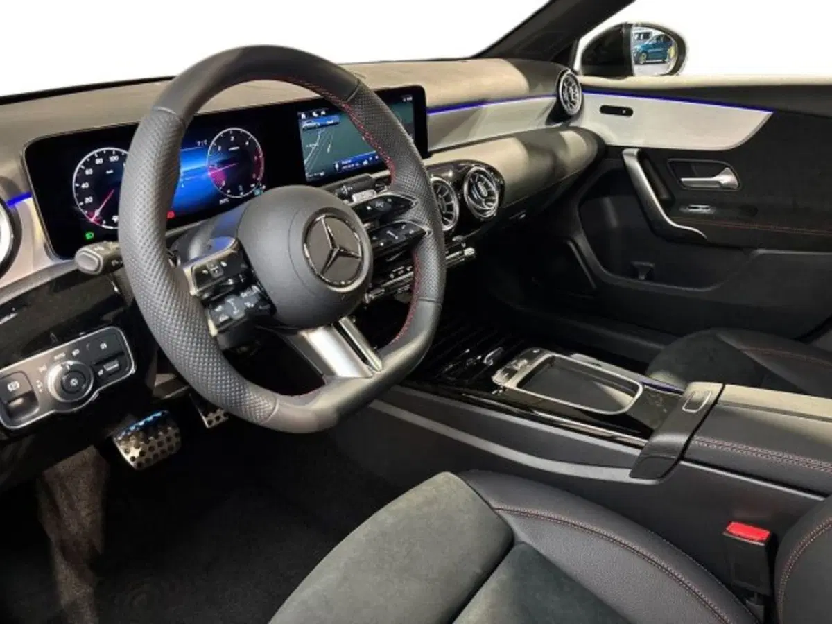Mercedes-Benz Classe A nuova a Bologna (11)