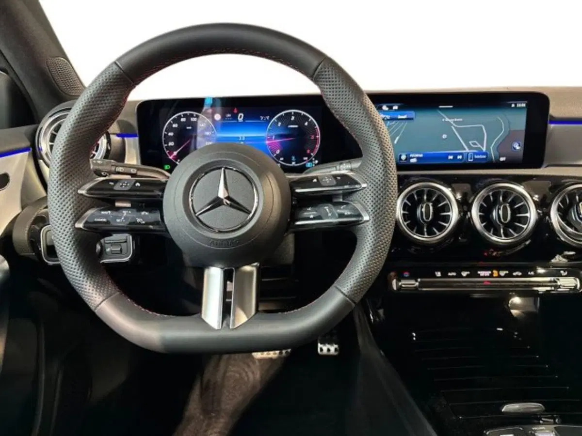 Mercedes-Benz Classe A nuova a Bologna (14)