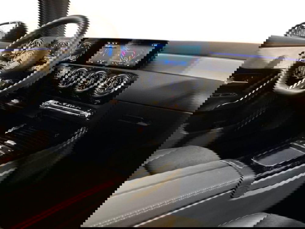 Mercedes-Benz Classe A nuova a Bologna (15)