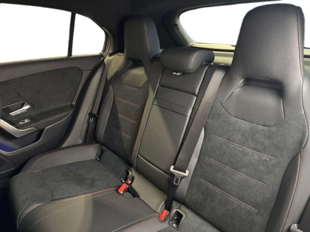 Mercedes-Benz Classe A nuova a Bologna (9)
